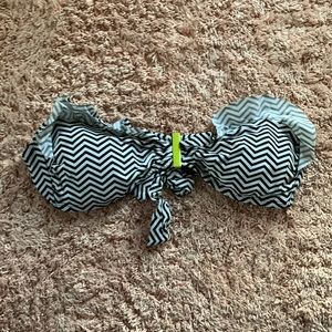 Xhilaration Bikini Top Black and White Zig Zags